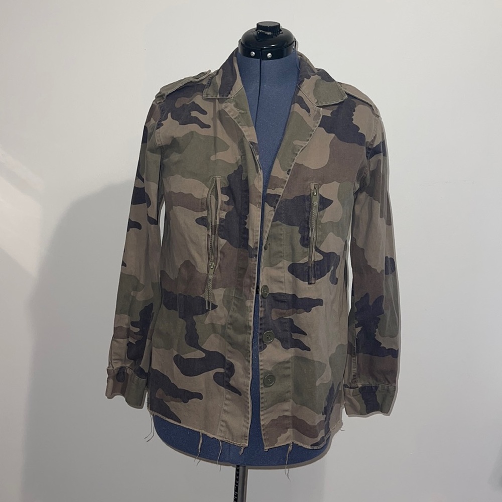 **USED** KENDALL & KYLIE CAMO UTILITY JACKET